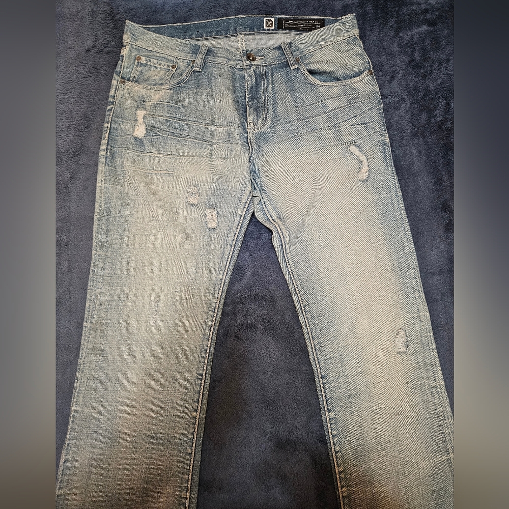 Men's Marc Ecko Blue Crystal Wash Distressed Denim Jeans Size 34
